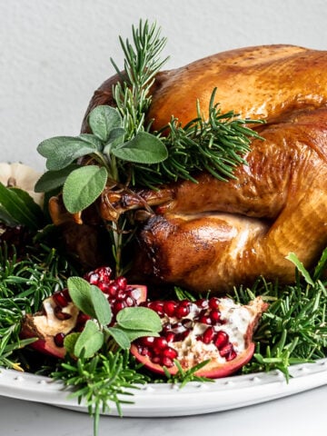 thanksgiving turkey with rosemary and apples